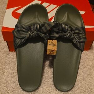 Pink Brand Women's Olive Slide Sandals